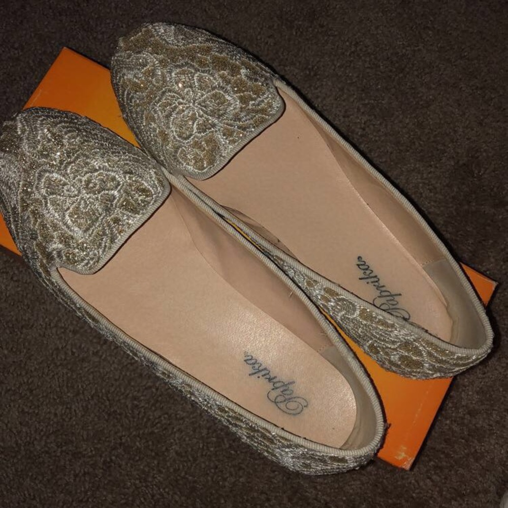 White/Gold flats